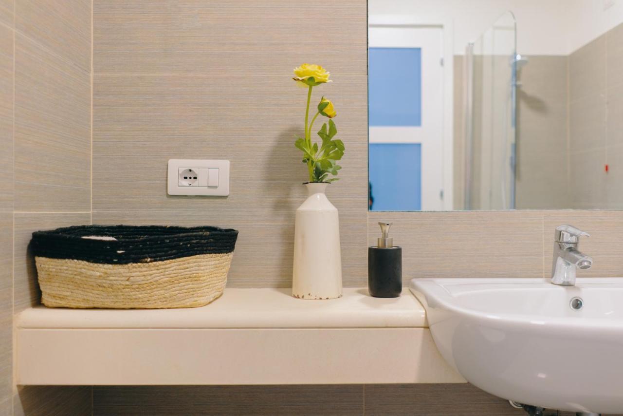Janare - Rooms & Terrace เนเปิลส์ ภายนอก รูปภาพ