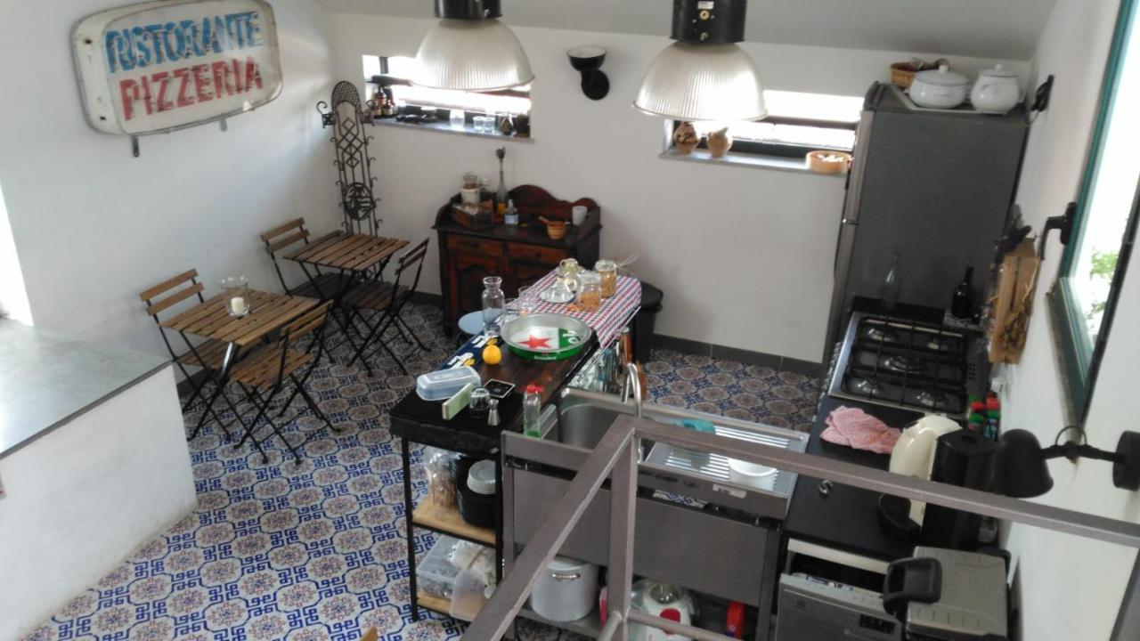 Janare - Rooms & Terrace เนเปิลส์ ภายนอก รูปภาพ