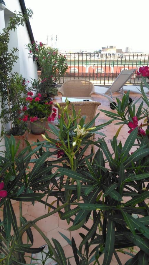 Janare - Rooms & Terrace เนเปิลส์ ภายนอก รูปภาพ